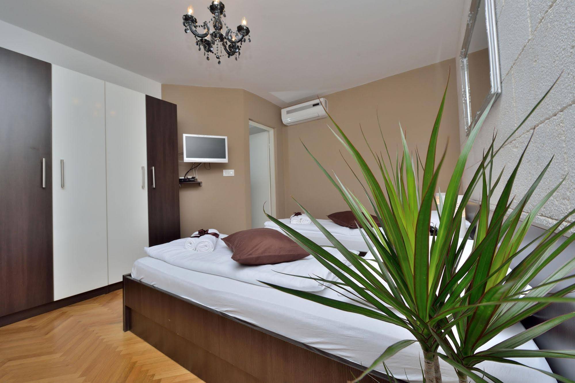 Apartments Donat