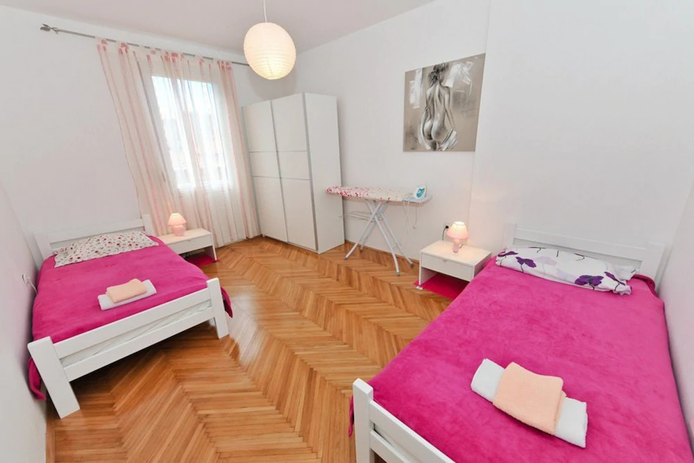 Apartments Feel Center
