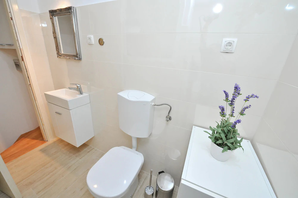 Apartments Feel Center