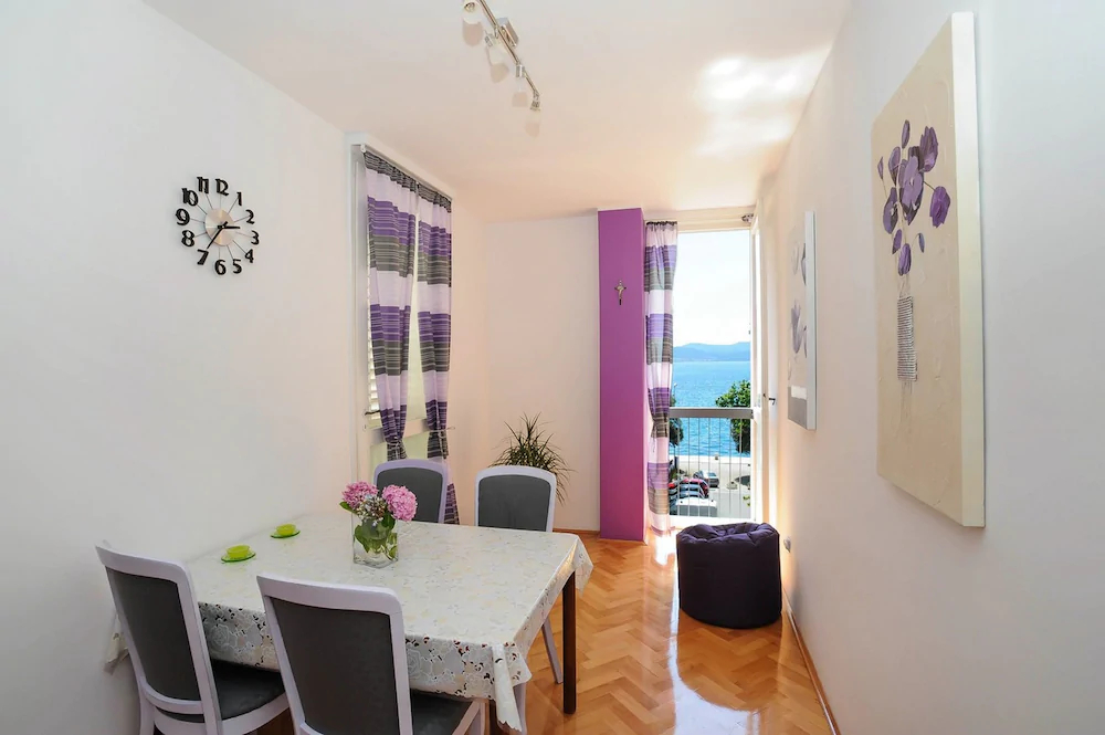 Apartments Feel Center