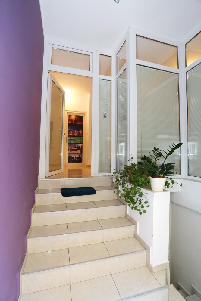 Apartments Feel Center