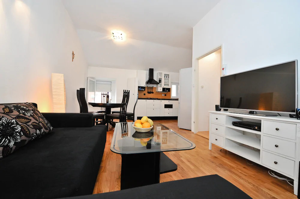 Apartments Feel Center