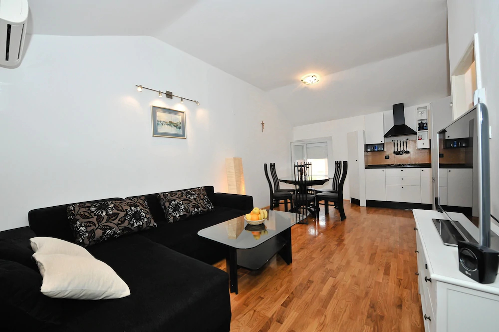 Apartments Feel Center