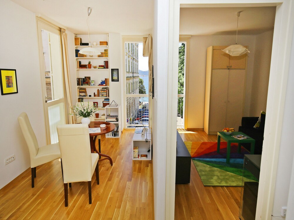 Apartments Feel Center