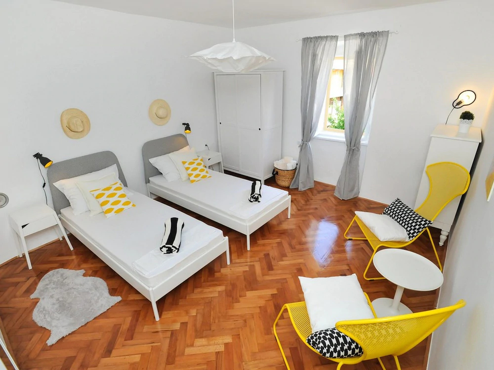 Apartments Feel Center