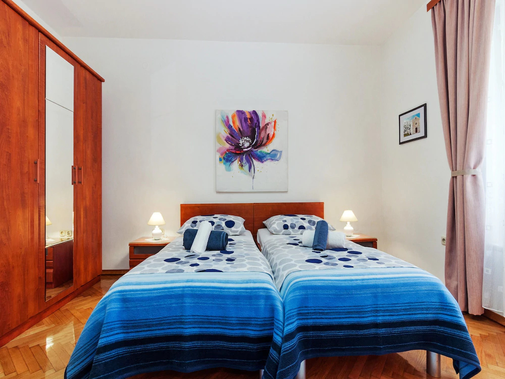 Apartments Feel Center