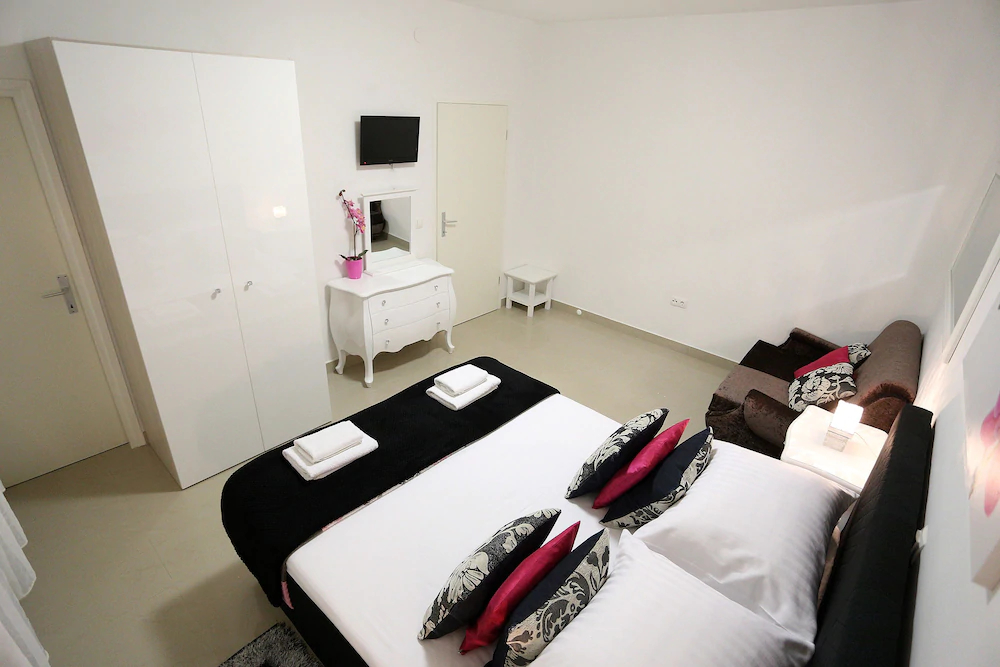 Central Square Guest House