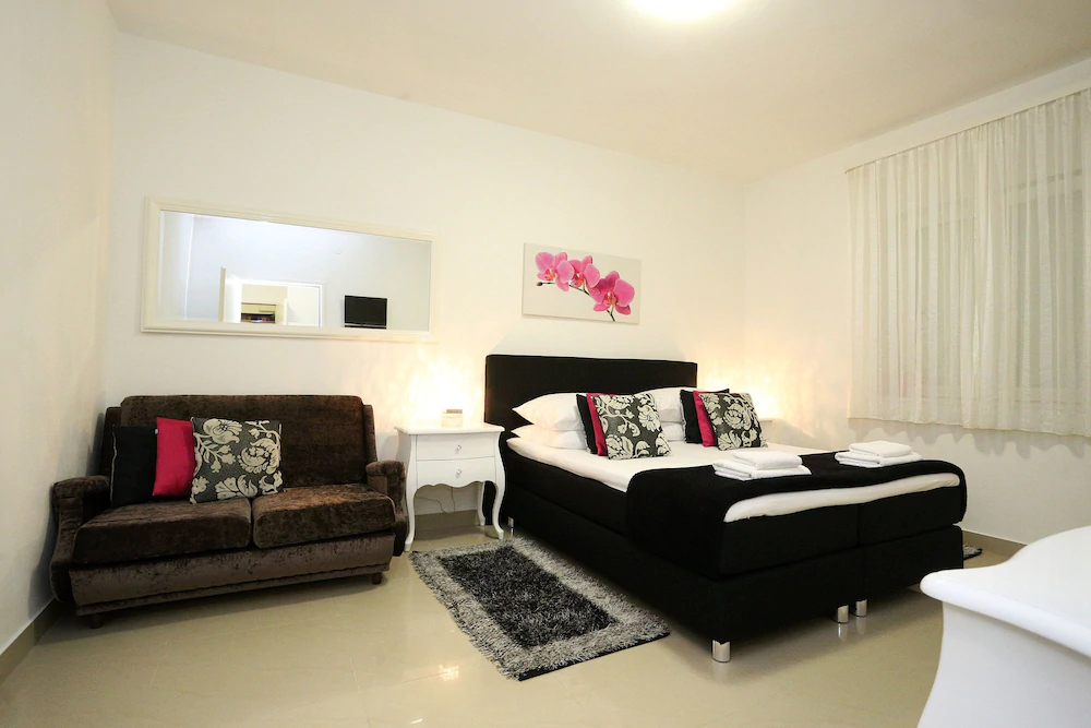 Central Square Guest House