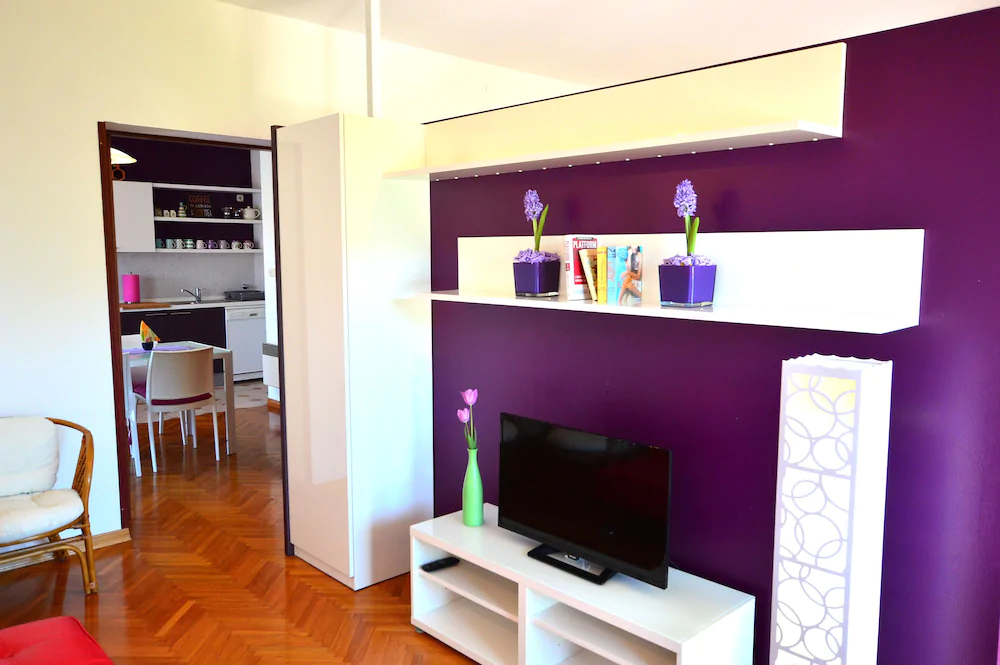 Elza Apartments