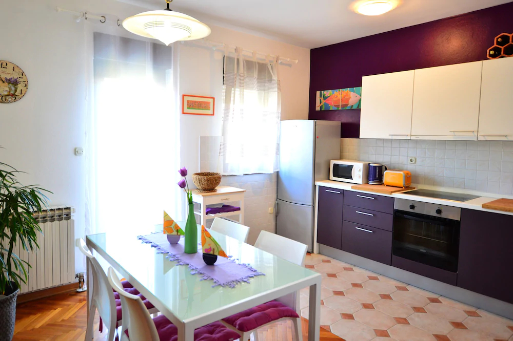 Elza Apartments
