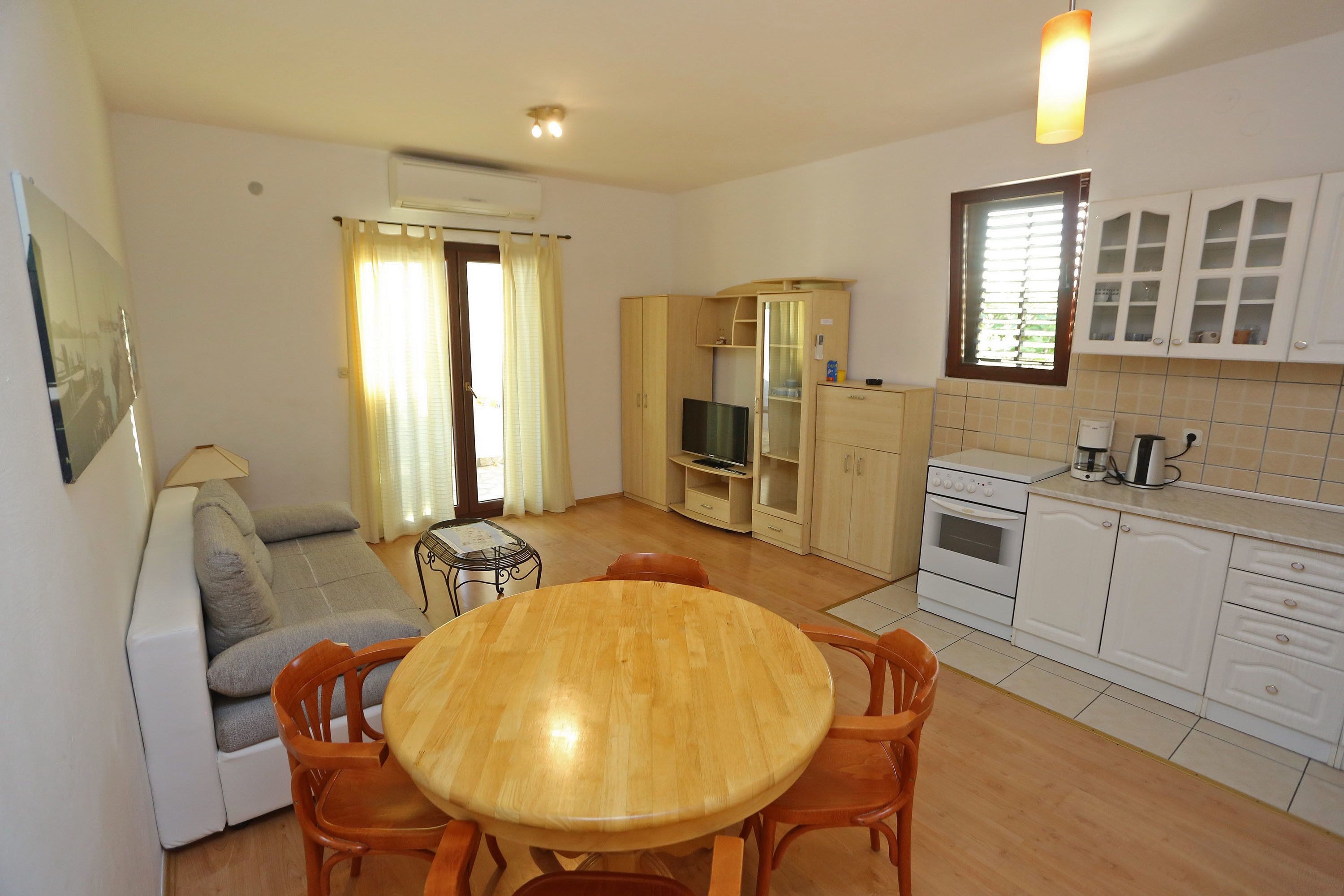 Ina Apartments