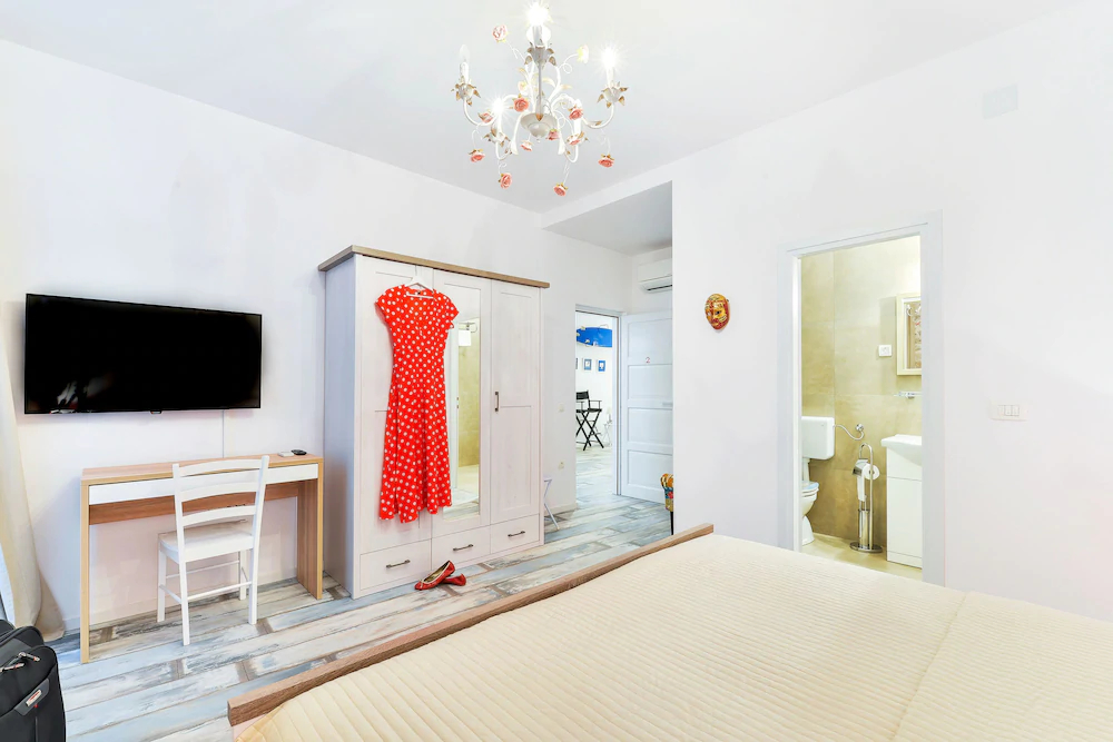 Lanterna Rooms