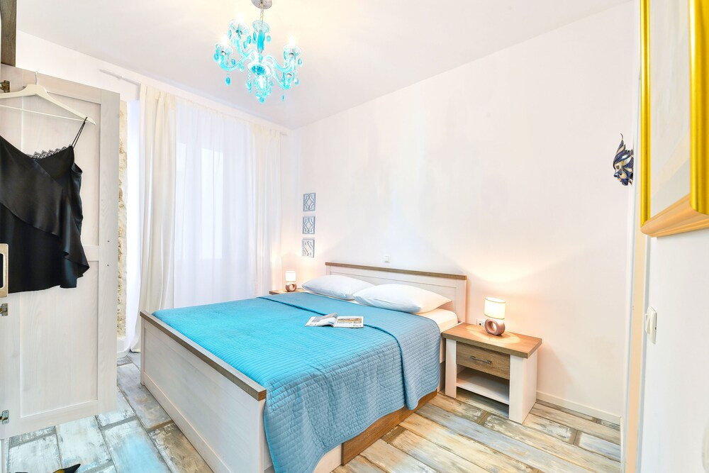 Lanterna Rooms