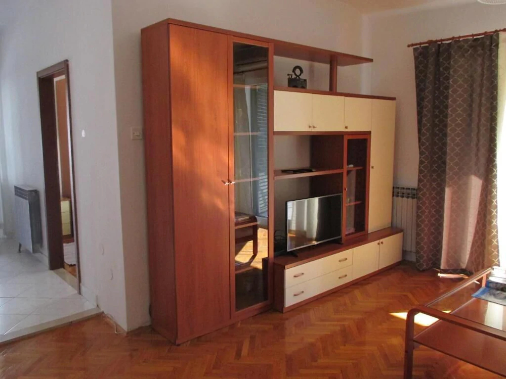 Lemon Tree Apartments