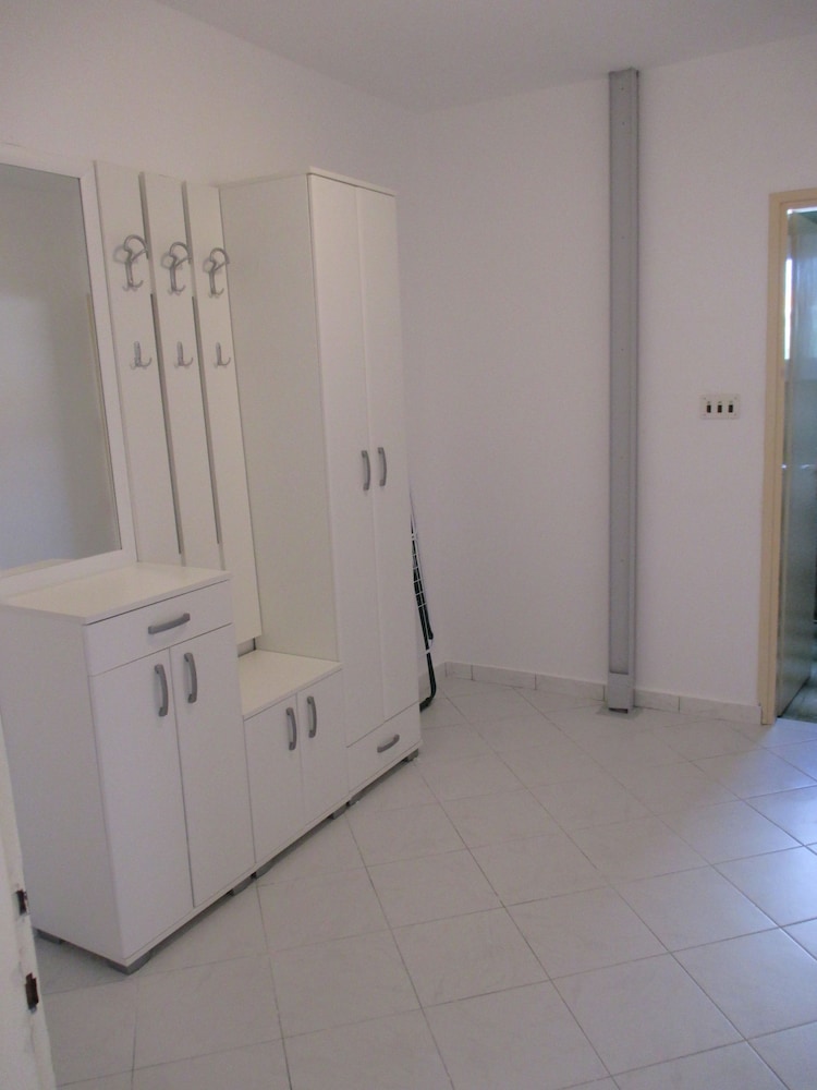 Lemon Tree Apartments