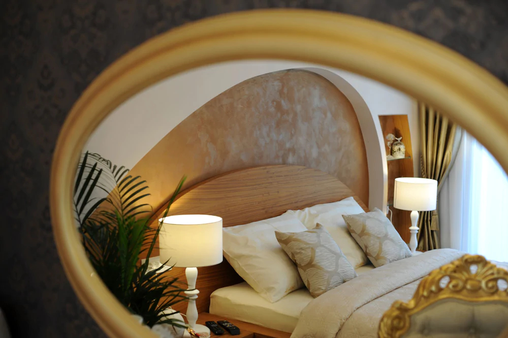 Silver & Gold Luxury Rooms