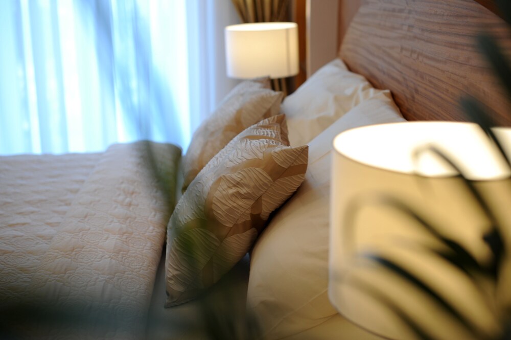 Silver & Gold Luxury Rooms