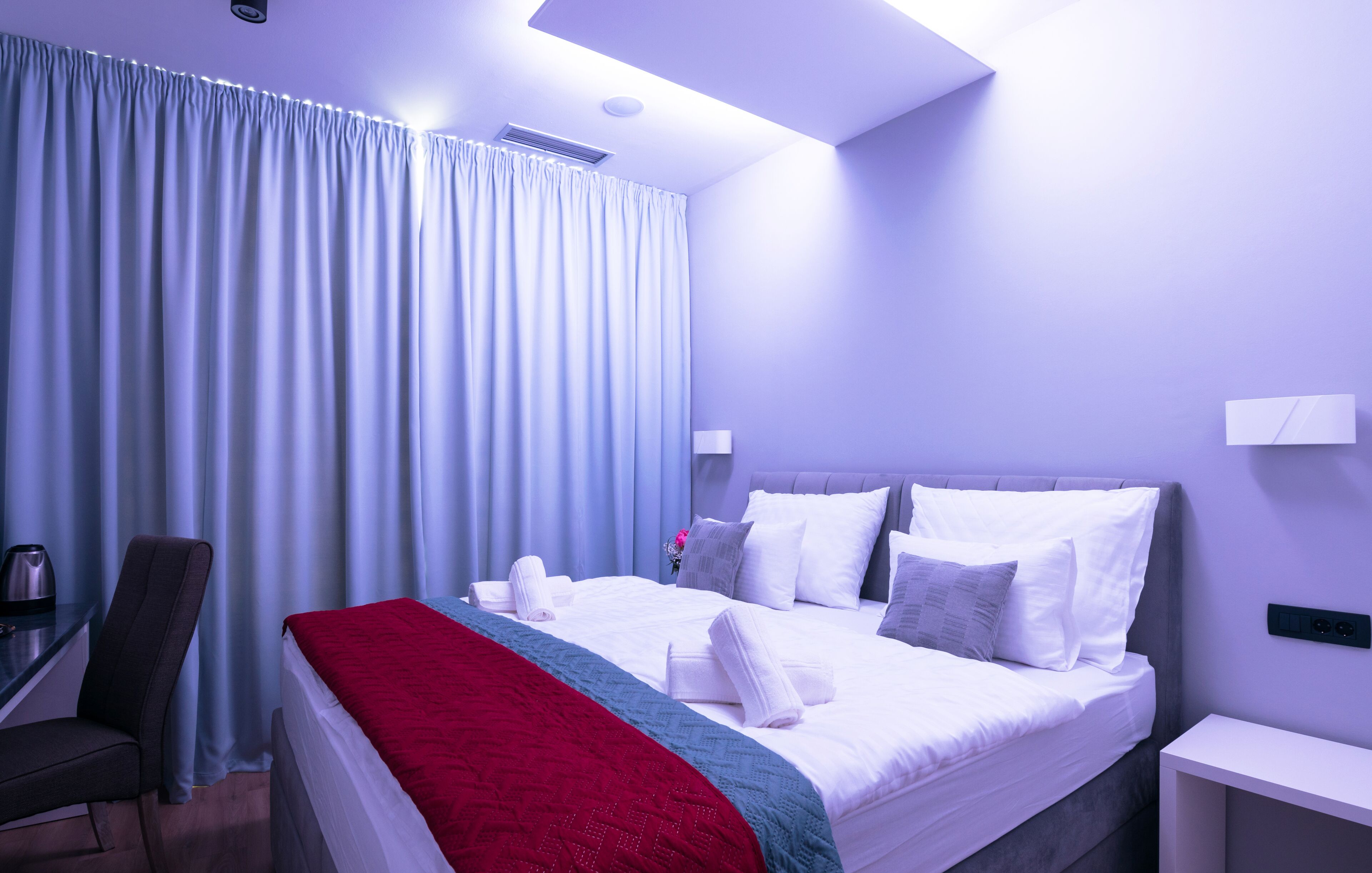 Sky & Sun Luxury Rooms
