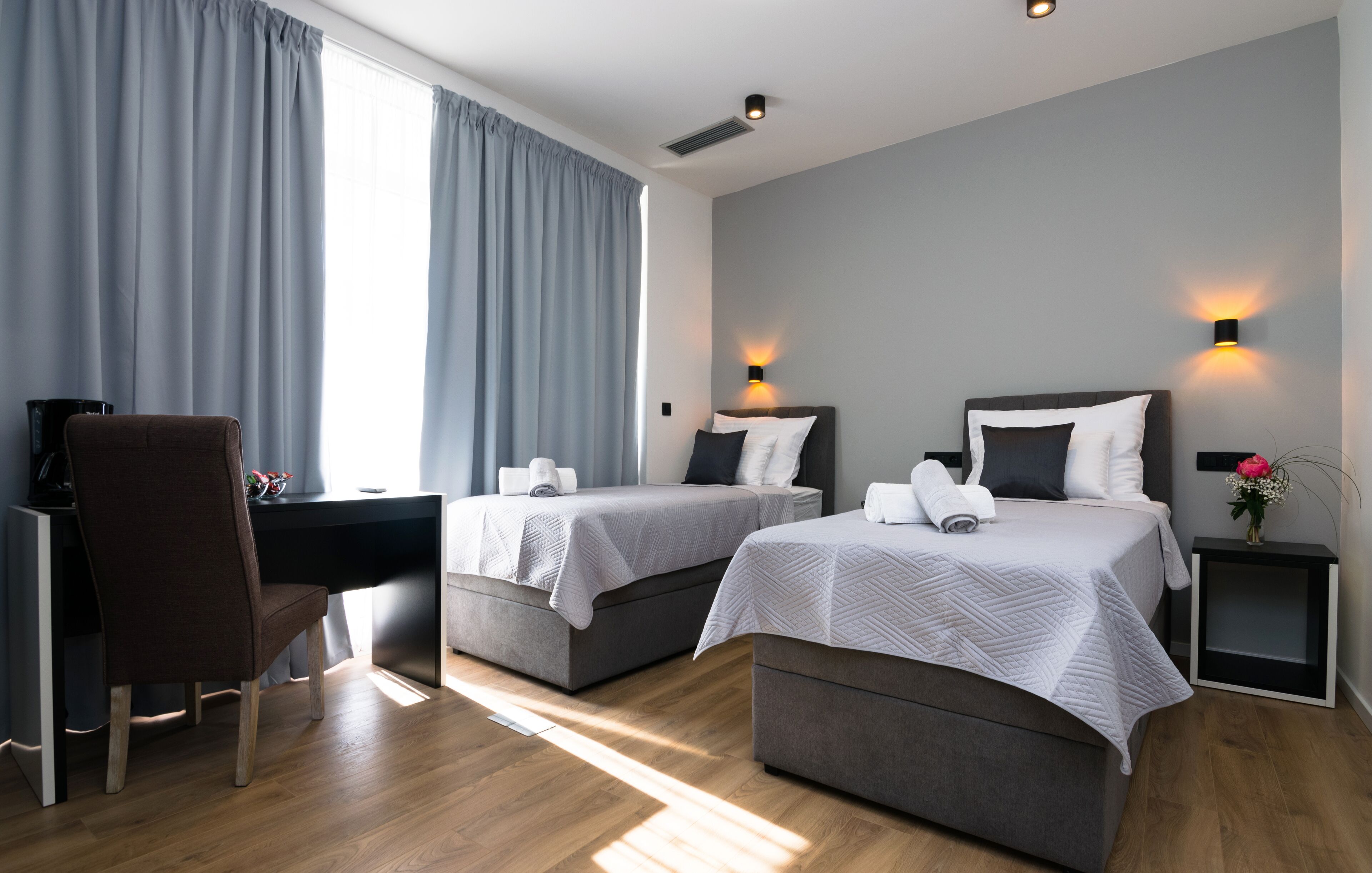 Sky & Sun Luxury Rooms