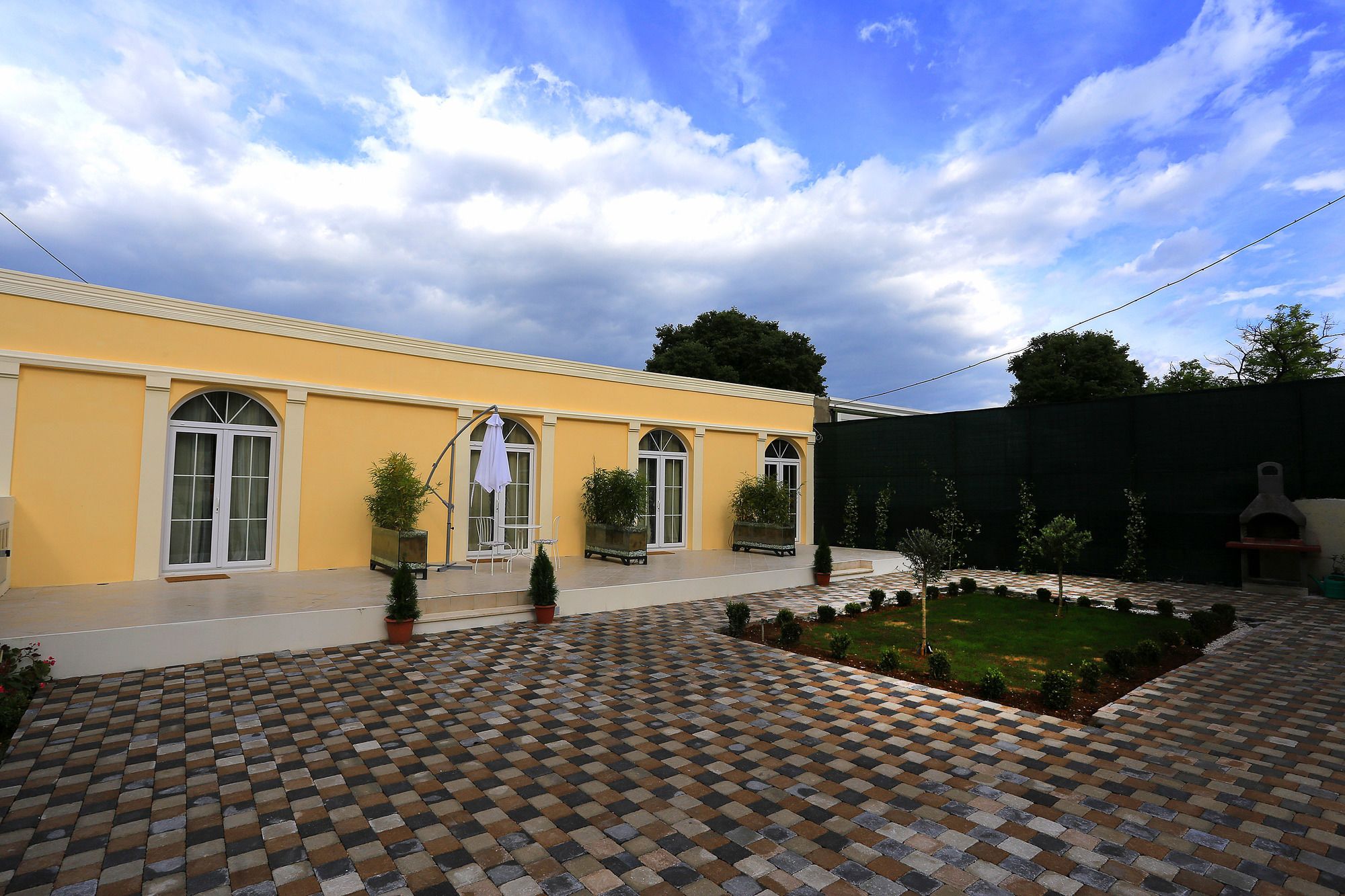 Villa Maggie