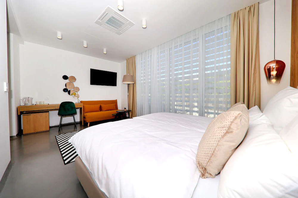 White Rooms by Belmont Realty