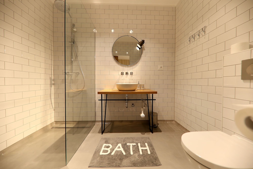 White Rooms by Belmont Realty