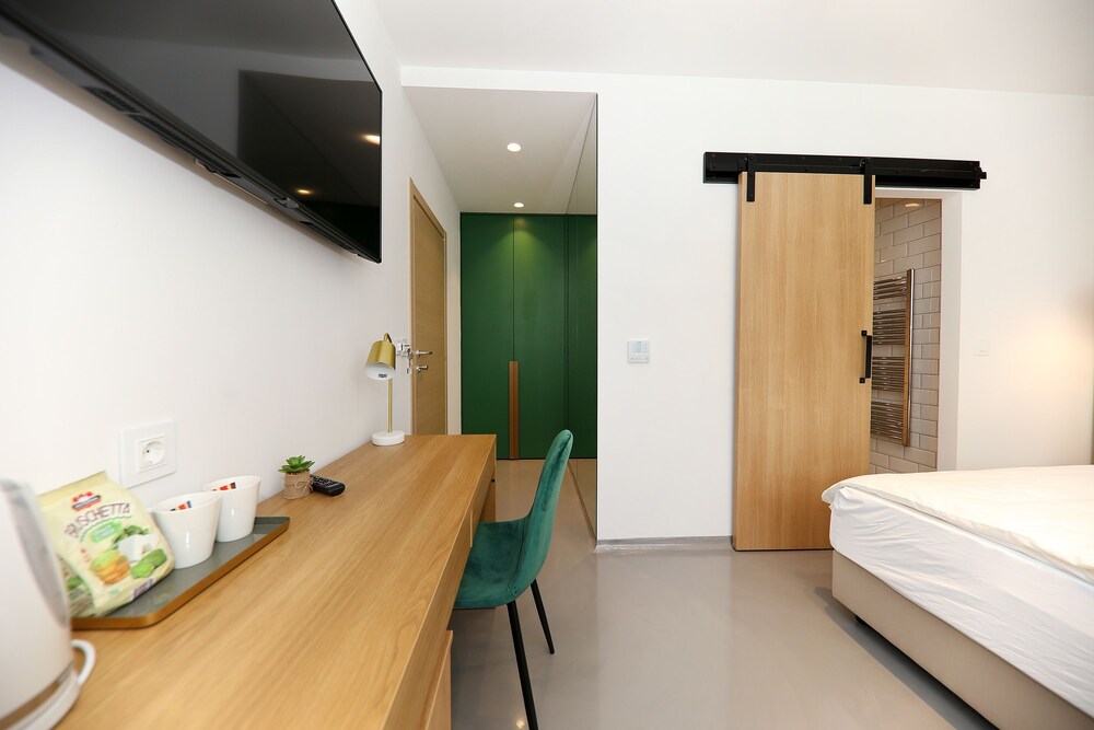 White Rooms by Belmont Realty