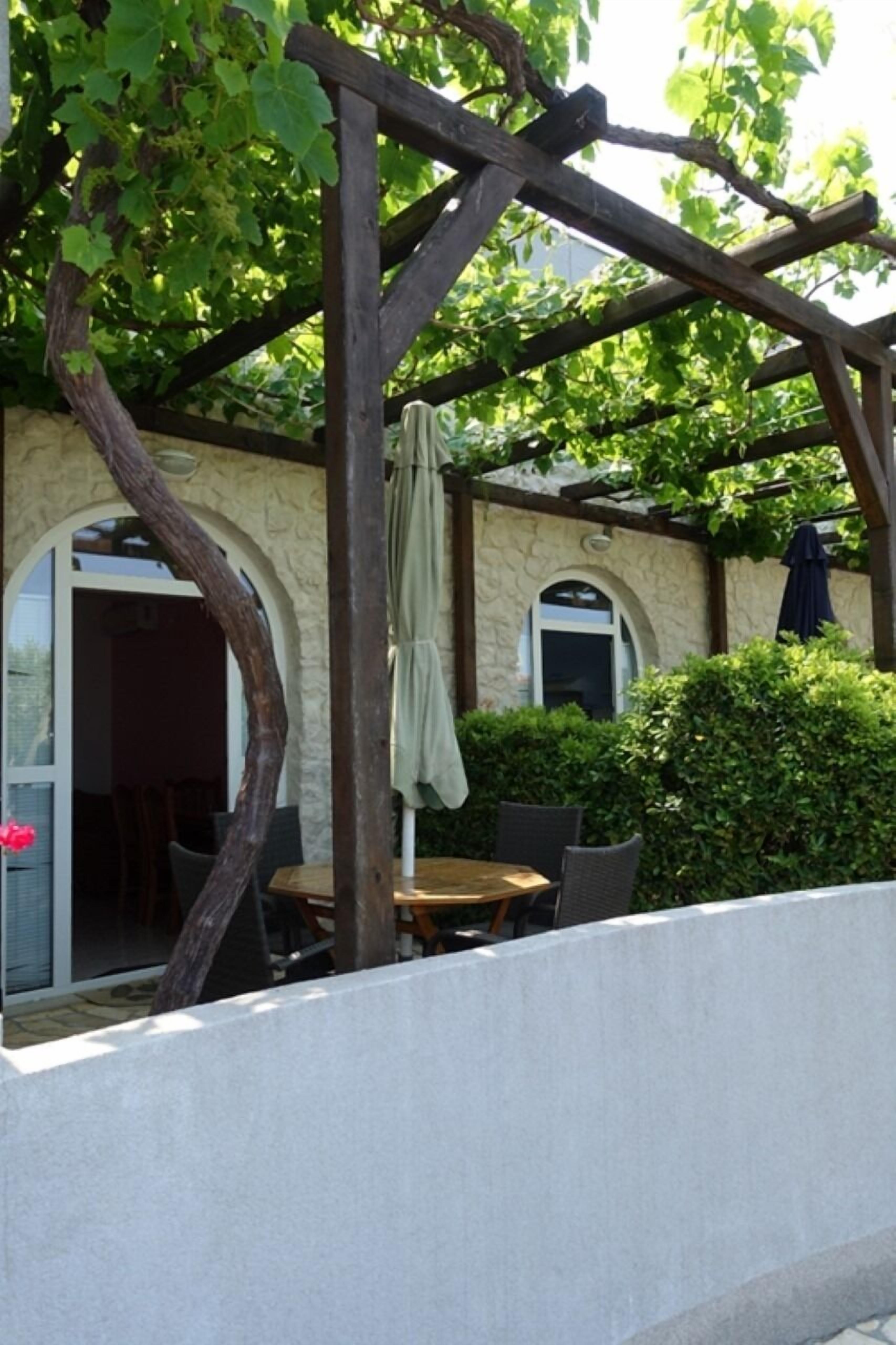 Apartments Ivo
