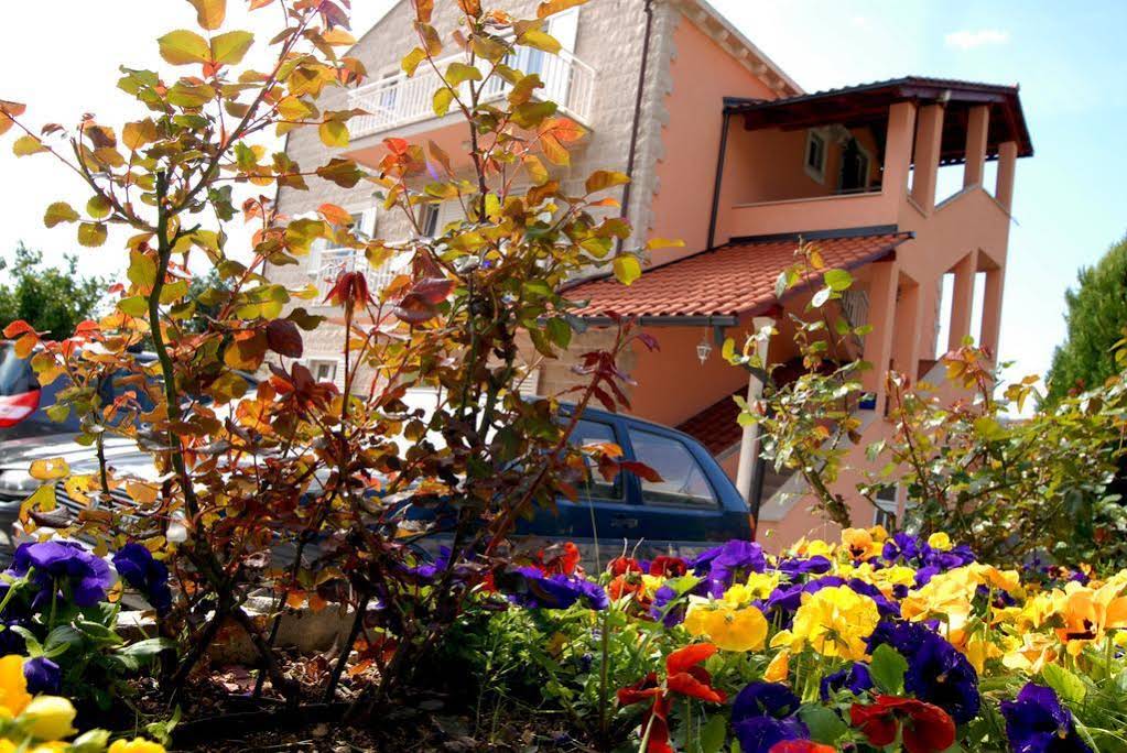 Apartments Njiric