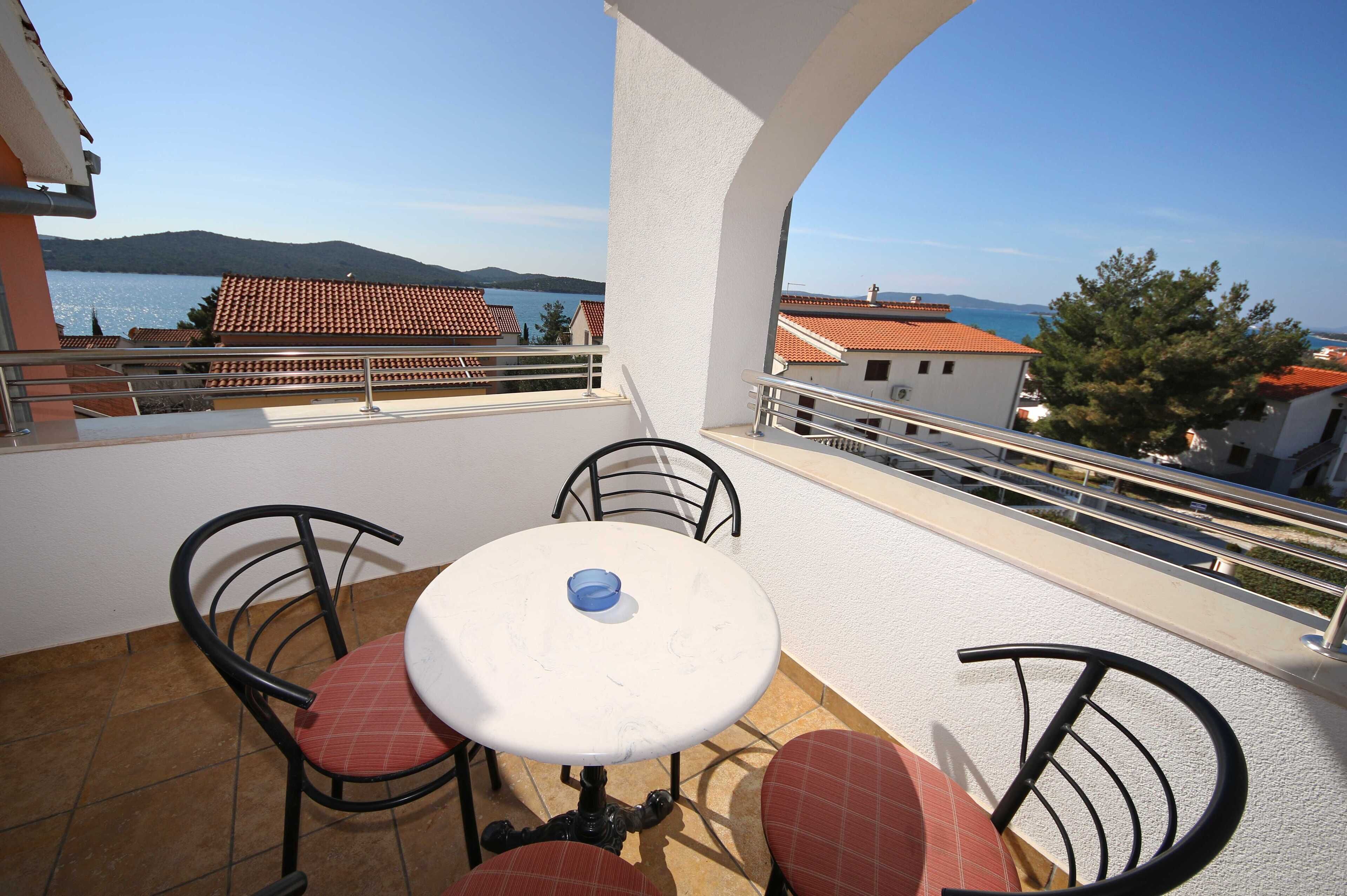 Apartments & Rooms Villa Petra