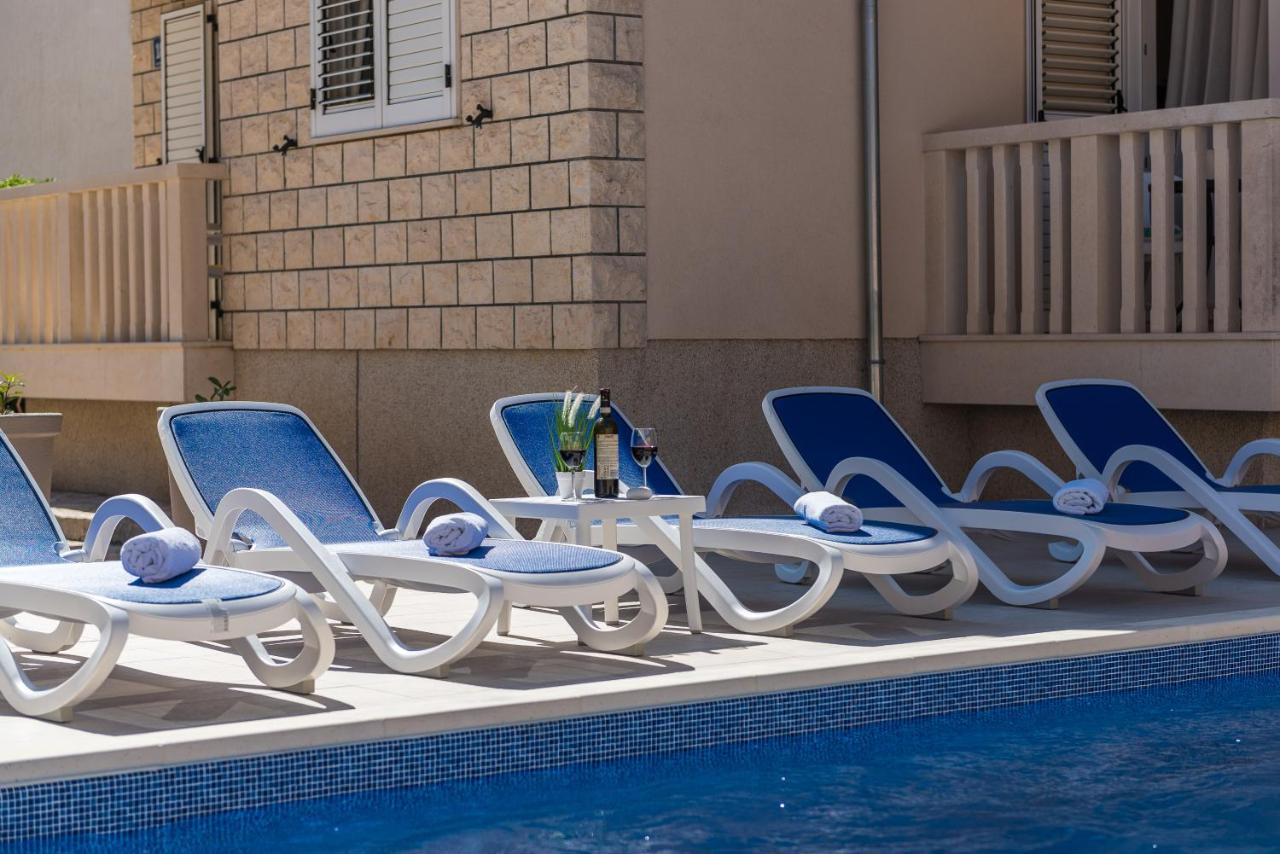Apartments Pralija