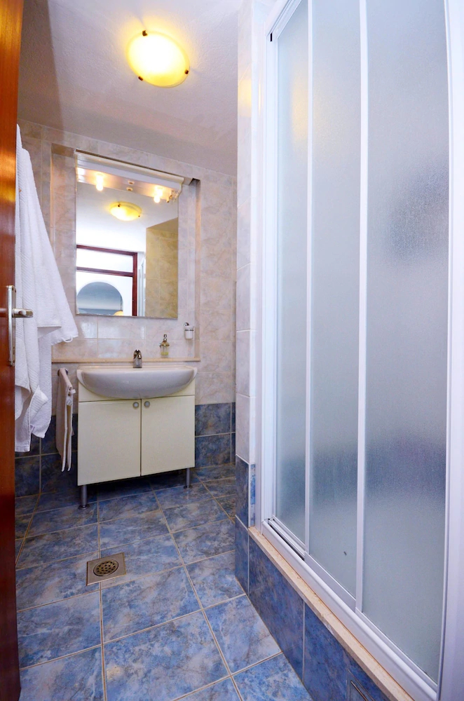 House Milovan