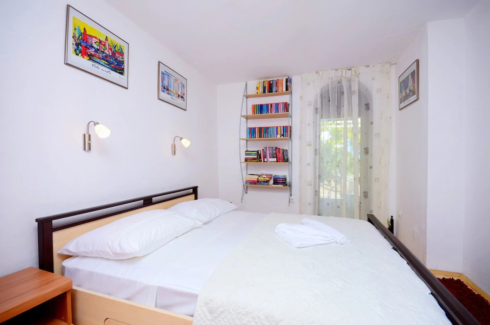 House Milovan