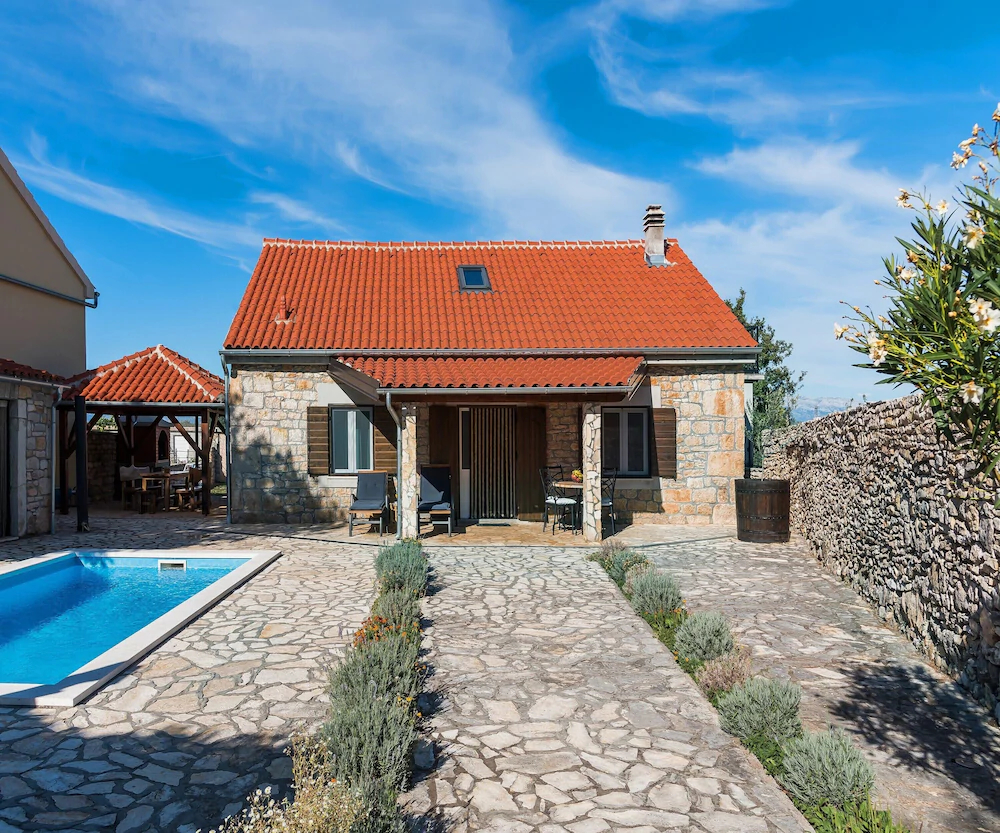 Rural House Gluic