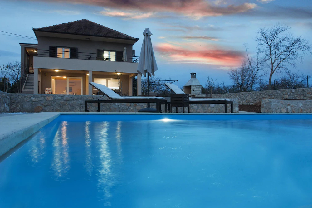 Villa Nar