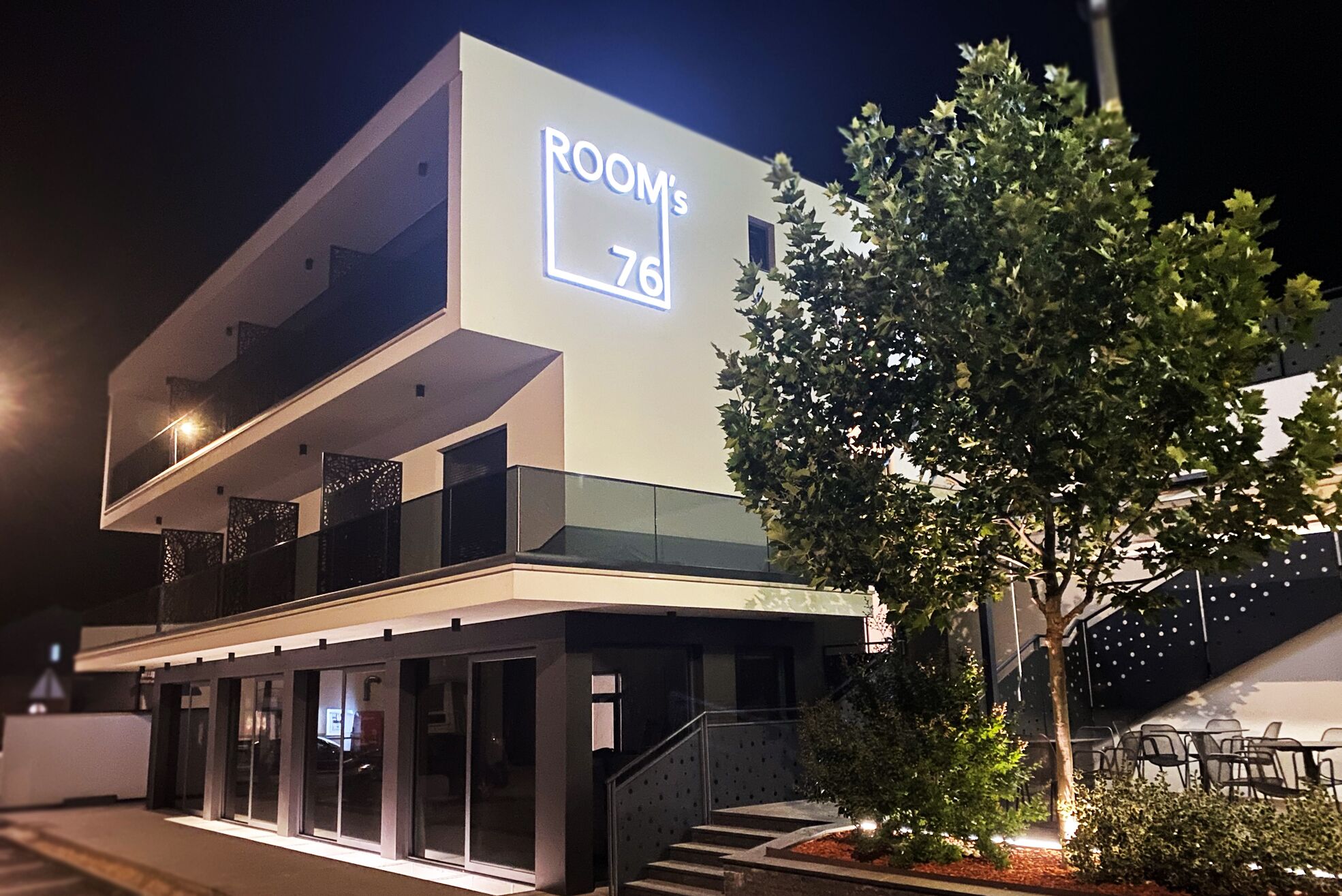 Boutique Rooms 76
