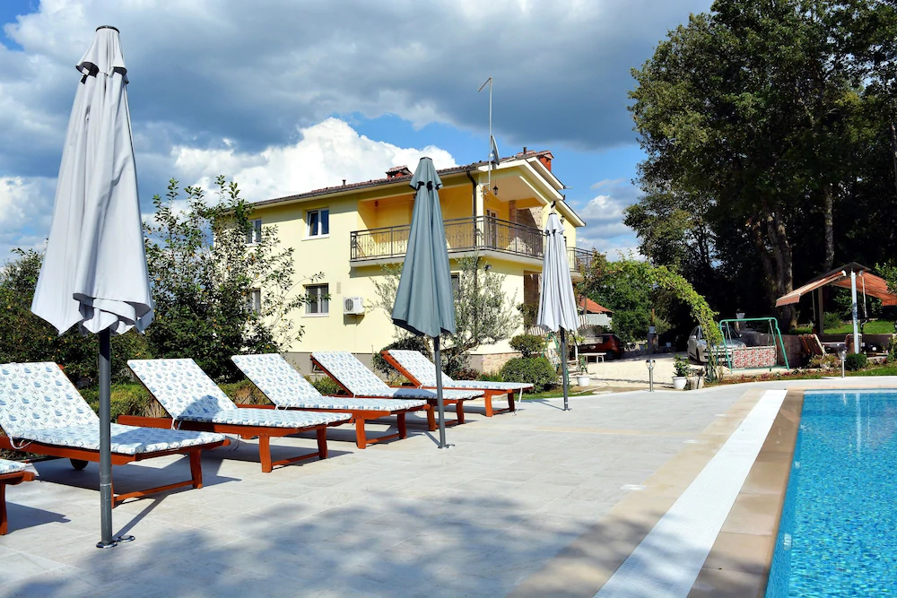 Holiday House Estera