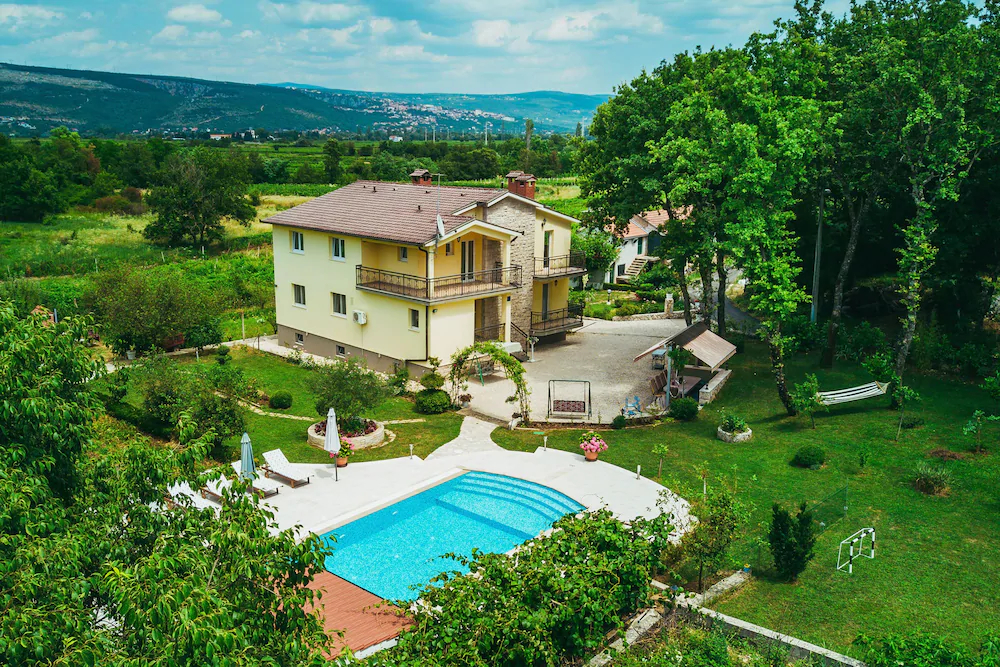 Holiday House Estera