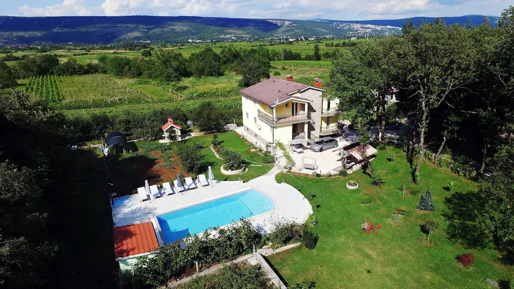 Holiday House Estera