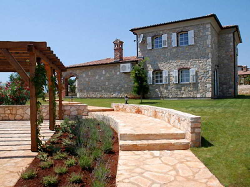 Villa Barat