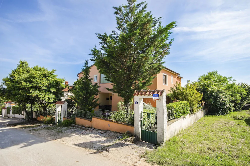 Apartments Davor