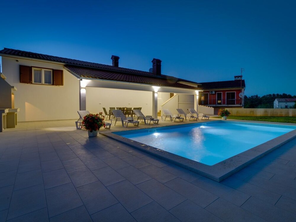 Lovely Villa Piljan