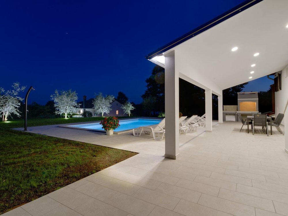 Lovely Villa Piljan