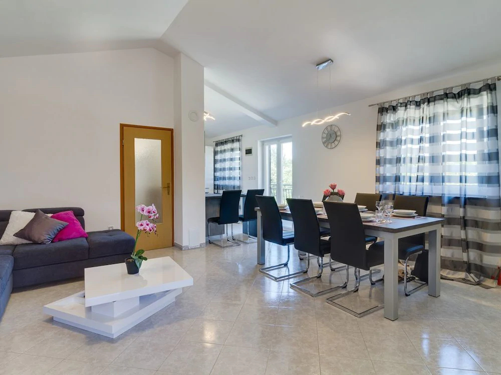 Lovely Villa Piljan