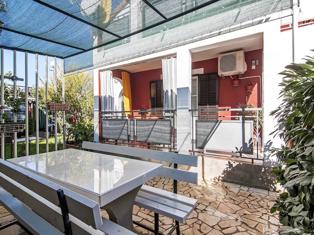 Apartments Ana Valbandon