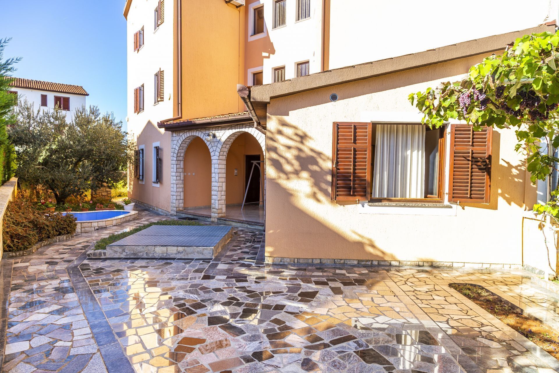 Apartments Mir