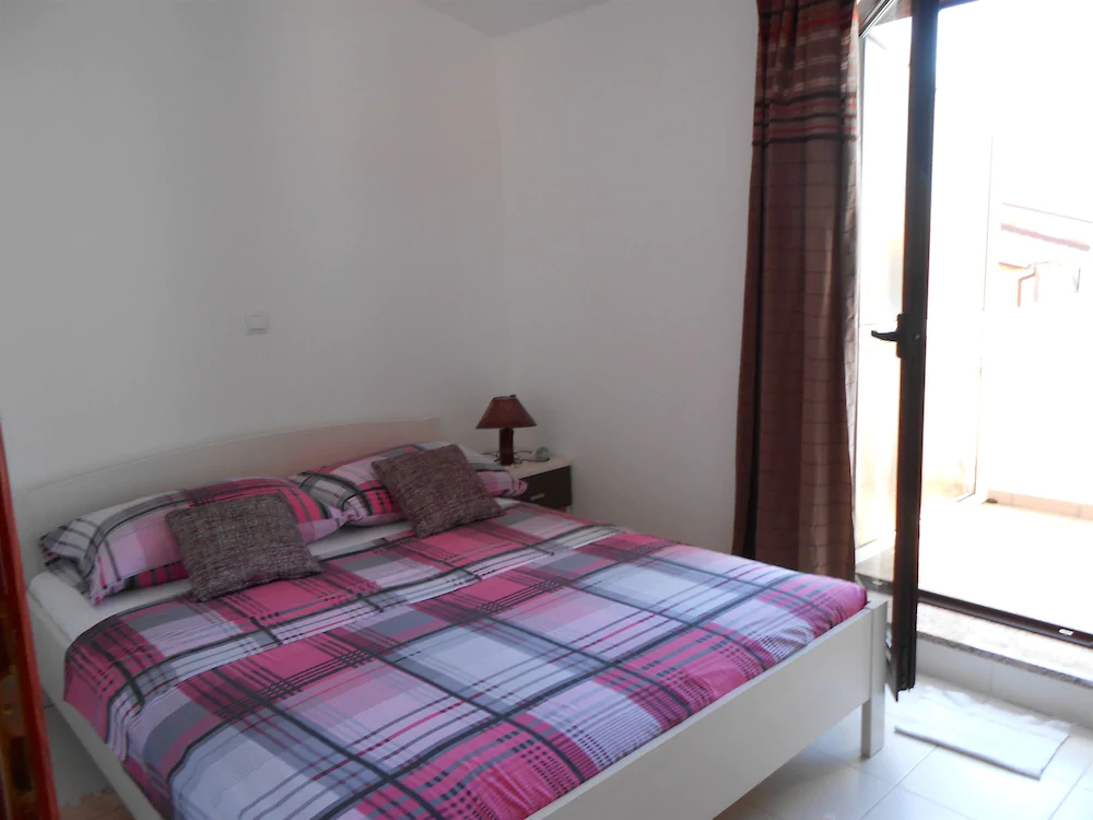 Apartments Snjezana