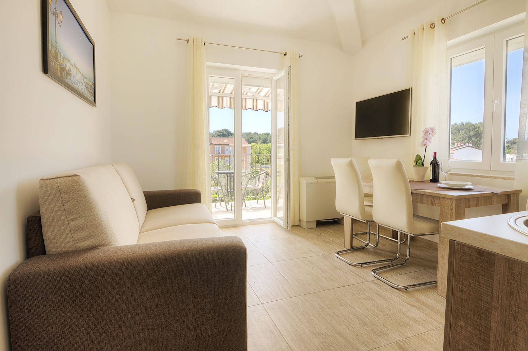 Apartments Villa Nina