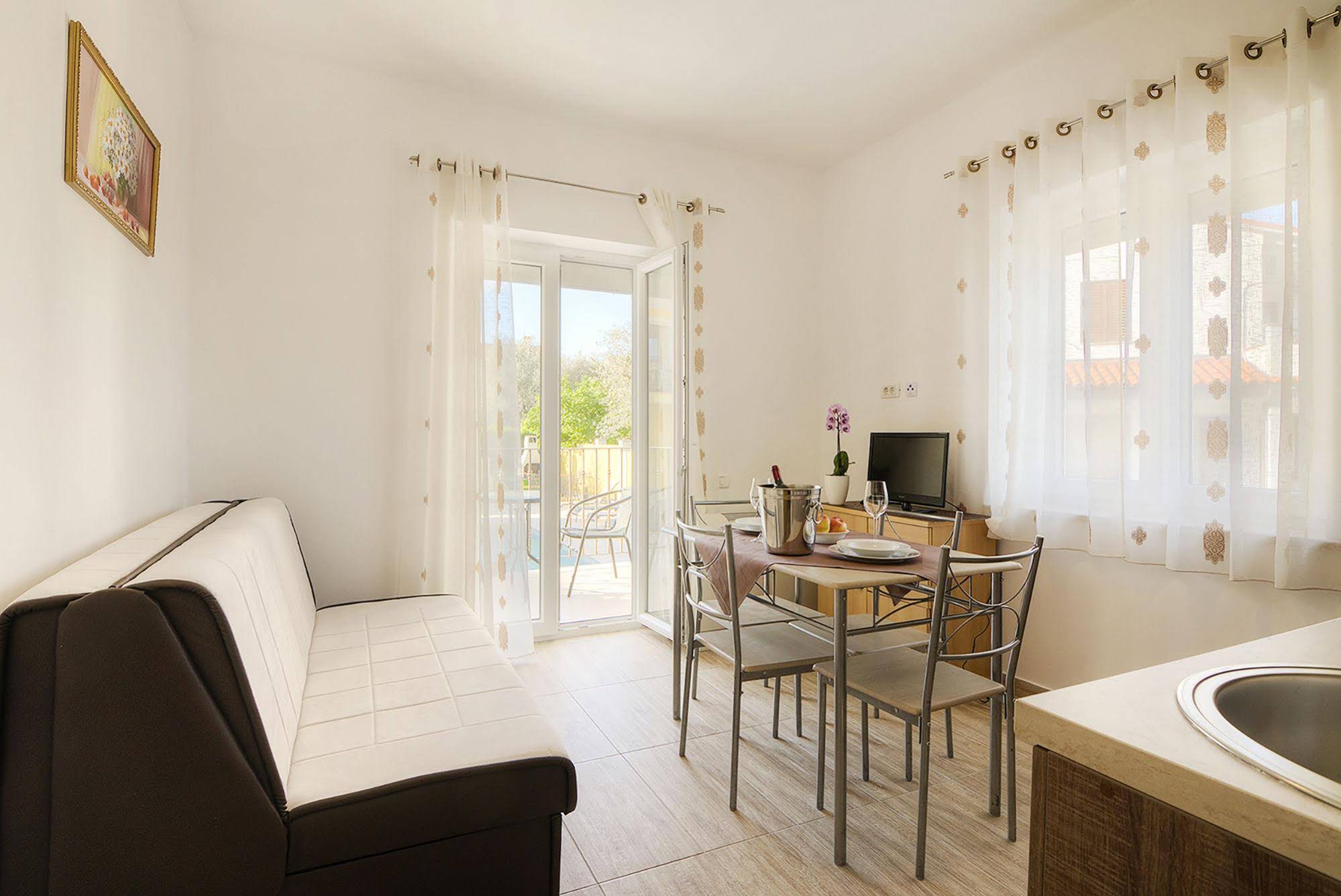 Apartments Villa Nina