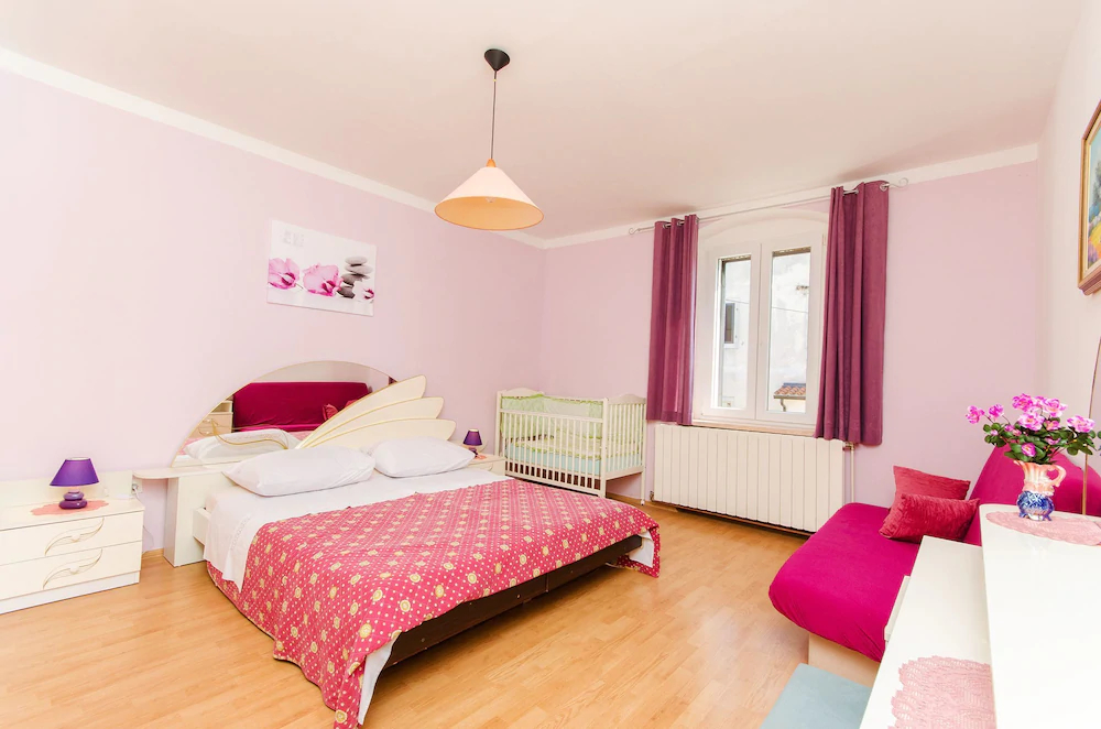 Apartments Ester